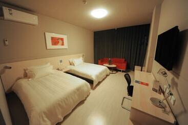 هتل Jinjiang Inn Foshan Zumiao Qinren Road