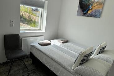 تختخواب و صبحانه Guesthouse Dyngja