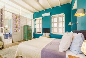 تختخواب و صبحانه Villa Tokara Boutique