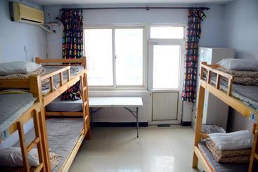 First Met Backpackers Hostel