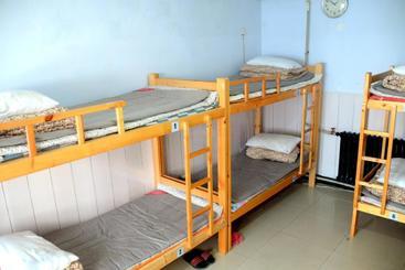 First Met Backpackers Hostel