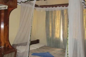 هتل Stadium Holiday Inn Mombasa