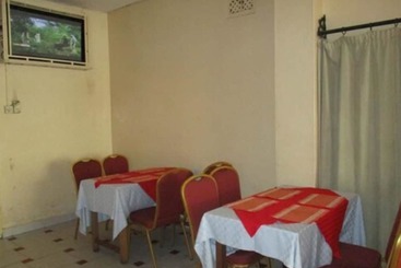 هتل Stadium Holiday Inn Mombasa