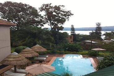 هتل Surjios Guest House