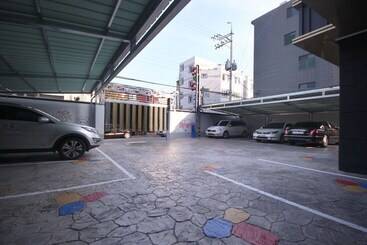 Jinju Gng Motel