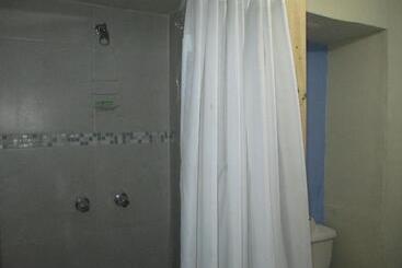 Kingsworth Bed And Breakfast