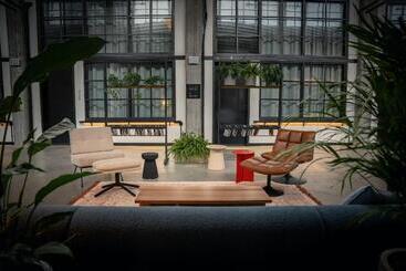 هتل Montownia Lofts & Experience