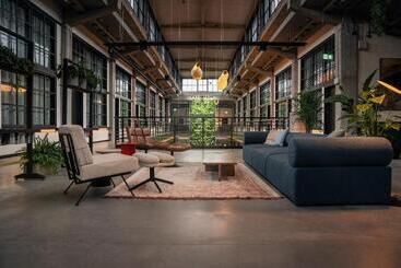 هتل Montownia Lofts & Experience