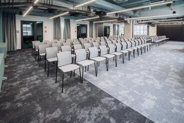 هتل Montownia Lofts & Experience