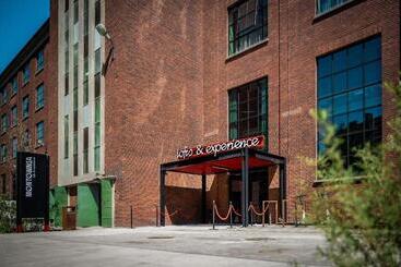 هتل Montownia Lofts & Experience