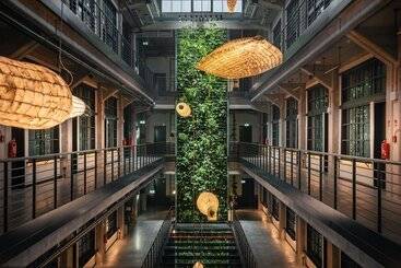 هتل Montownia Lofts & Experience