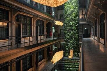 هتل Montownia Lofts & Experience
