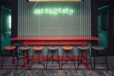هتل Montownia Lofts & Experience