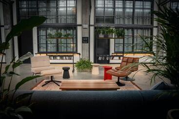 هتل Montownia Lofts & Experience