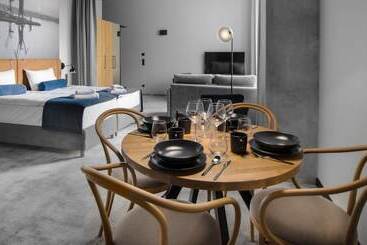 هتل Montownia Lofts & Experience