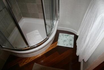 B&b Mini Hotel Incity Close Train Station And Port