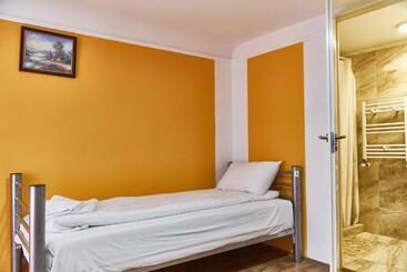 Center Hostel And Guest House
