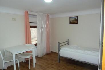 Center Hostel And Guest House