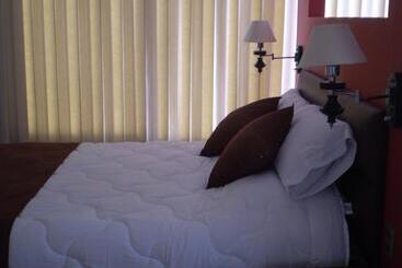 مسافرخانه Bolivian Rooms & Suites