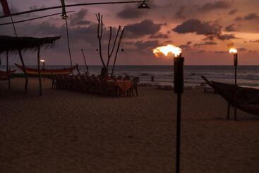 هتل Amal Beach