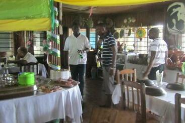 هتل Germain  Ganvie Holiday Resort