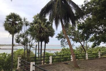 هتل Rest House Hambantota