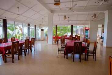 هتل Rest House Hambantota