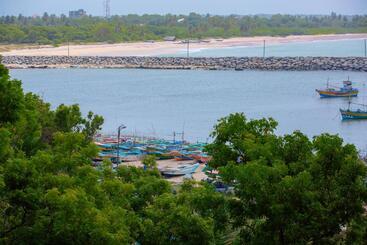 هتل Rest House Hambantota