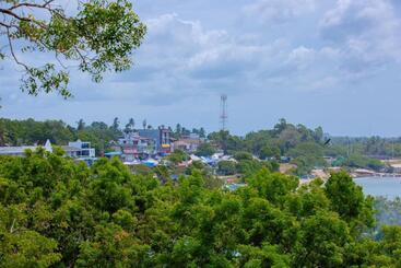 هتل Rest House Hambantota