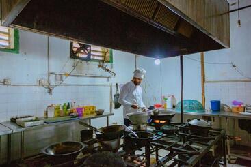 هتل Rest House Hambantota