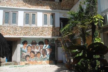 هتل Sea Front Inn
