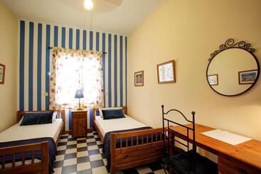 پانسیون Málaga Lodge Guesthouse