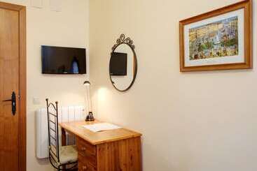 پانسیون Málaga Lodge Guesthouse