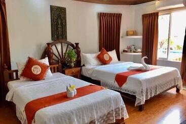 استراحتگاه Ravorn Villa Boutique
