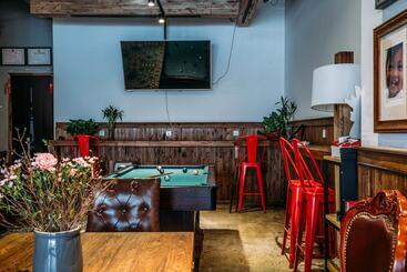 Sonderia Hostel & Bar Lazybones Hostel