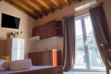 Act Art Skiathos