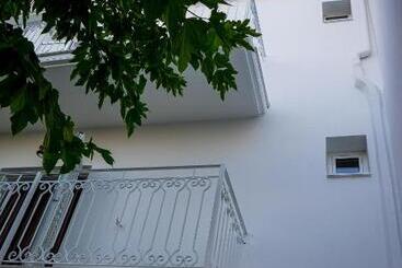 Act Art Skiathos