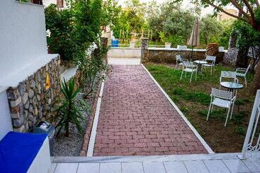 Act Art Skiathos
