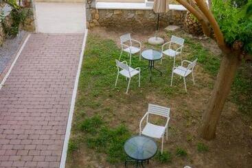 Act Art Skiathos