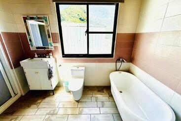تختخواب و صبحانه 綠島寧靜海潛水 城堡館 Twinkleocean Diving Hostel