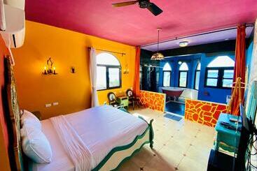 تختخواب و صبحانه 綠島寧靜海潛水 城堡館 Twinkleocean Diving Hostel