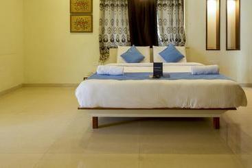 Отель Vibrant Jubilee Hills