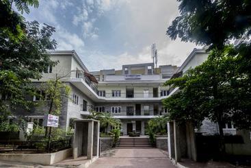 Отель Vibrant Jubilee Hills