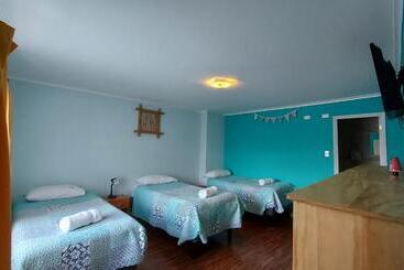 Hostal La Base