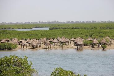 هتل A La Ficelle Du Lac Rose
