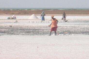 هتل A La Ficelle Du Lac Rose