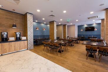 هتل Best Western Plus Premium Inn