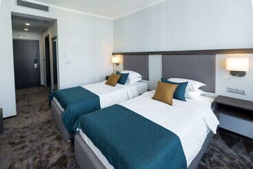 酒店 Best Western Plus Premium Inn