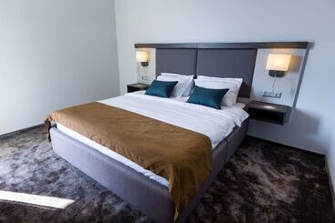 酒店 Best Western Plus Premium Inn