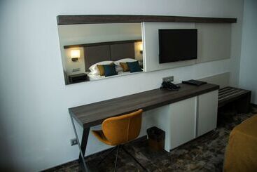 酒店 Best Western Plus Premium Inn